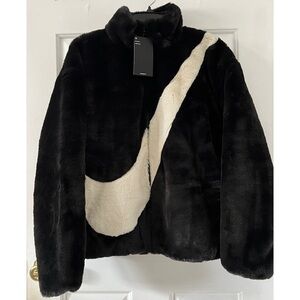 Women Size S Nike Sportswear Black Fossil Faux Fur Full Zip Jacket DO3791-010